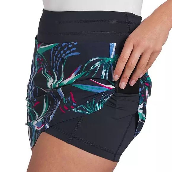NWT New Women's Puma Blake Paradise Golf Skirt Extra Small XS Inner Pockets - Picture 3 of 4